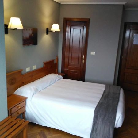 Albergue Hostal Sao Telmo Tui Extérieur photo